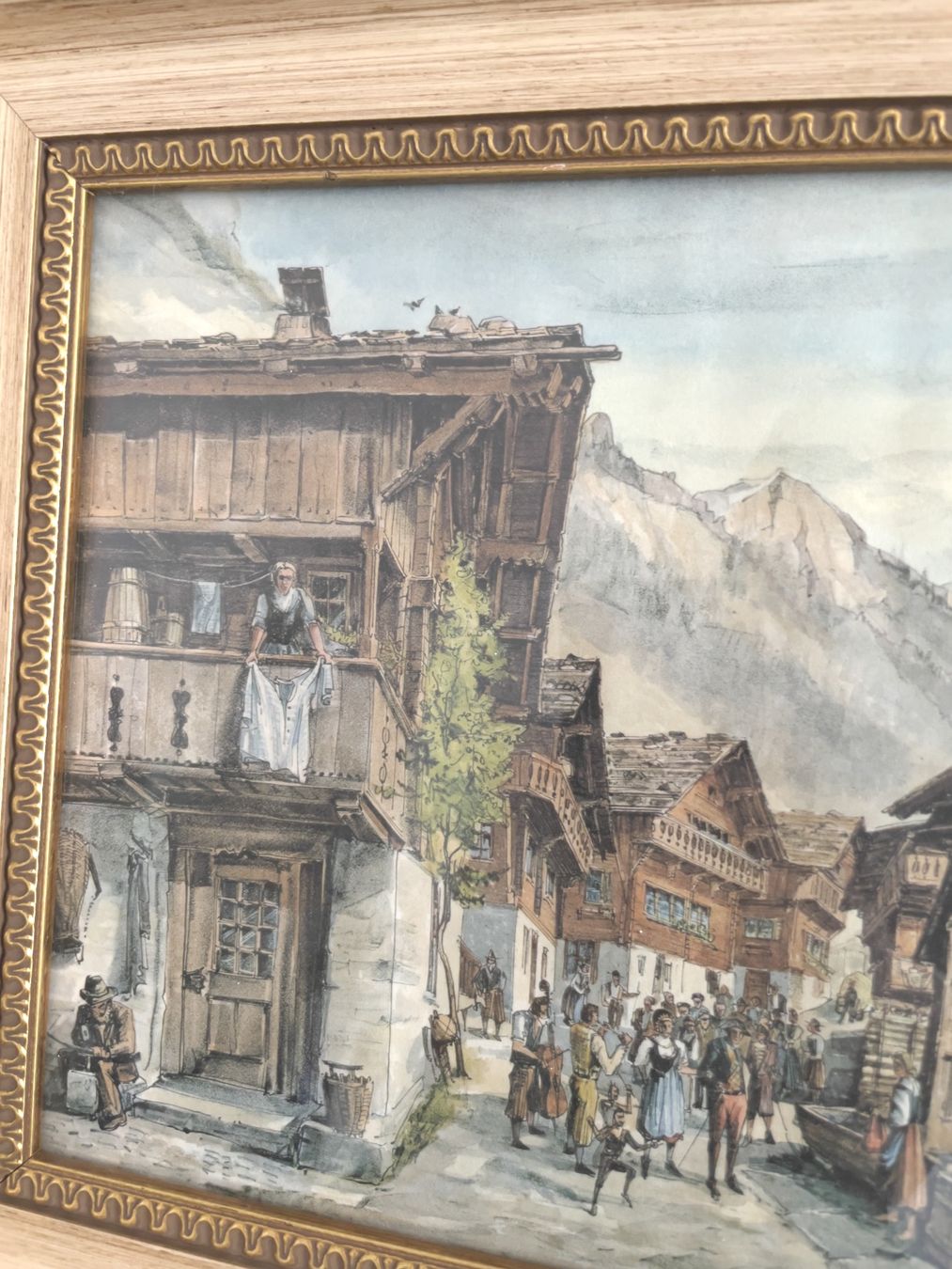 Foto & Immagini: Schönes Schweizer Bergdorf Bild gerahmt – Usato da Winterthur venduto da ttltc