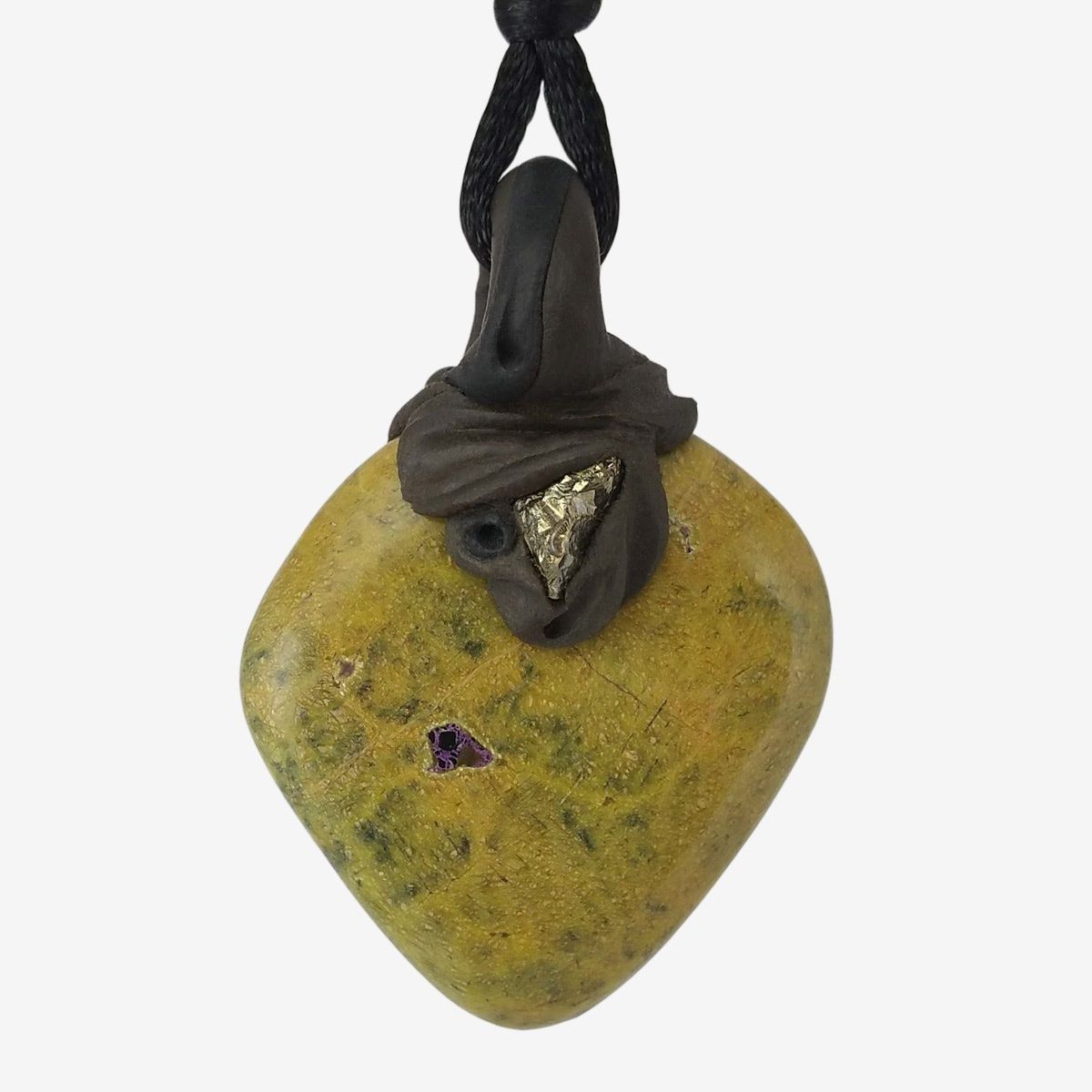 Minerali & Pietre curative: Serpentin-Stichtit Steinanhänger mit Pyrit – Nuovo e nell'imballaggio originale da Meilen venduto da Kaleidoskopia