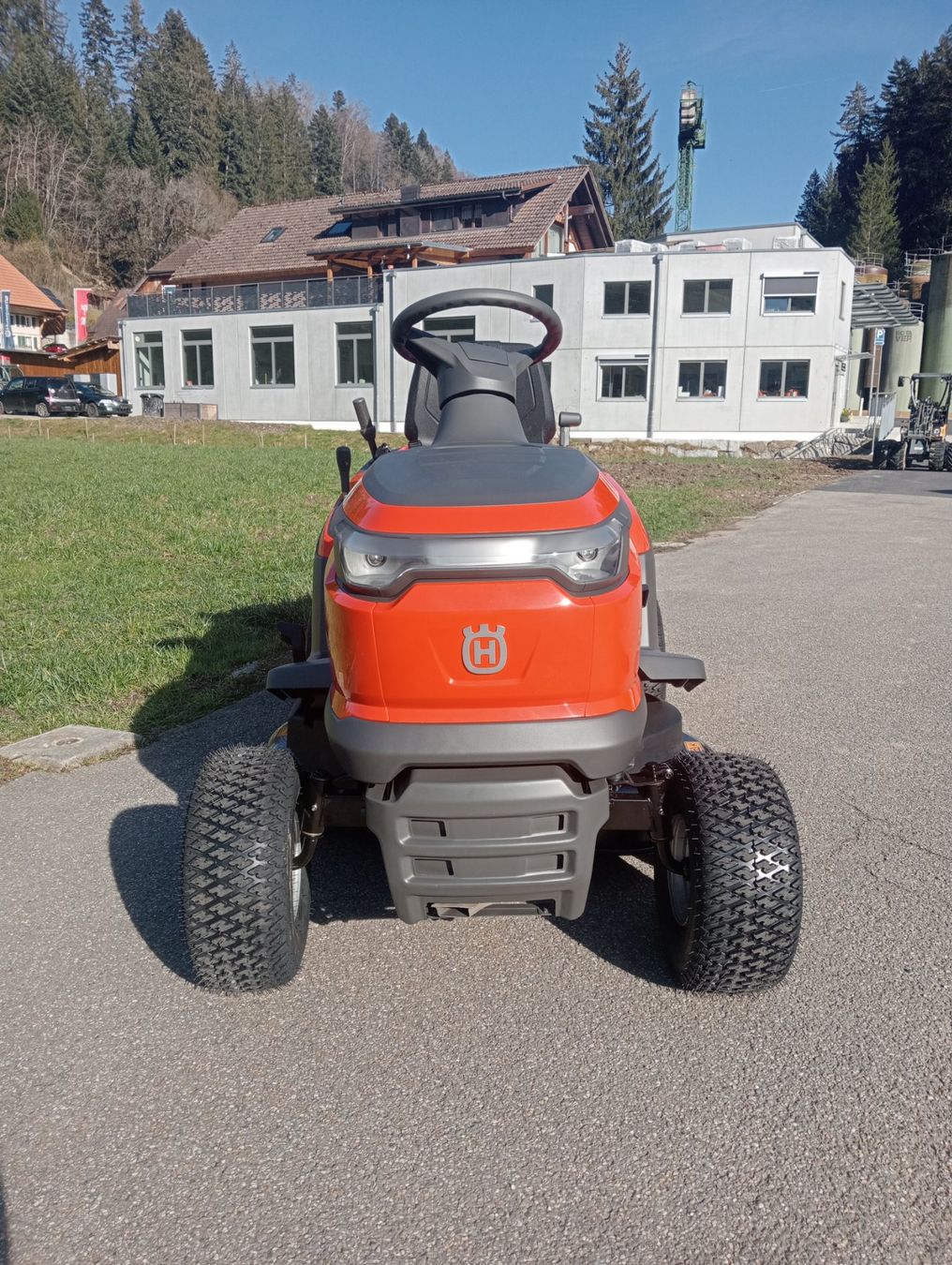 Husqvarna Tagliaerba: Traktor Rasentraktor TC114 Husqvarna – Nuovo e nell'imballaggio originale da Rüegsbach venduto da HusqvarnaShop3418 1