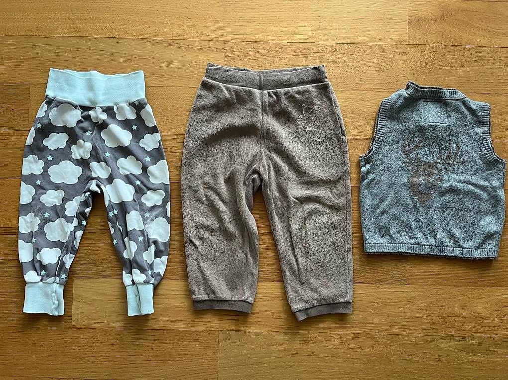 Lotti di vestiti: Pulli / Body / Hosen / Weste für Junge / Mädchen Grösse 80 – Usato da Windisch venduto da kassandra23 2