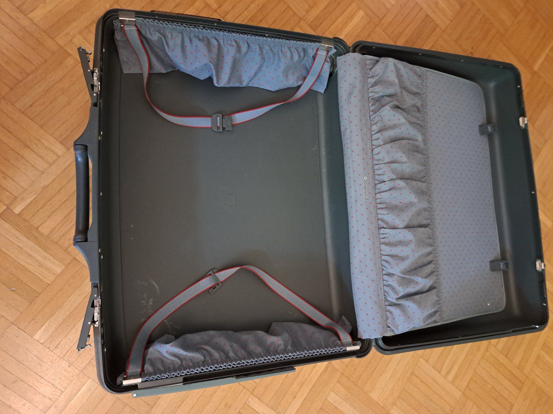 Samsonite Valigie: SamsoniteReisekoffer mit Rollen  50x65cm – Usato da Schliern b. Köniz venduto da Suena1