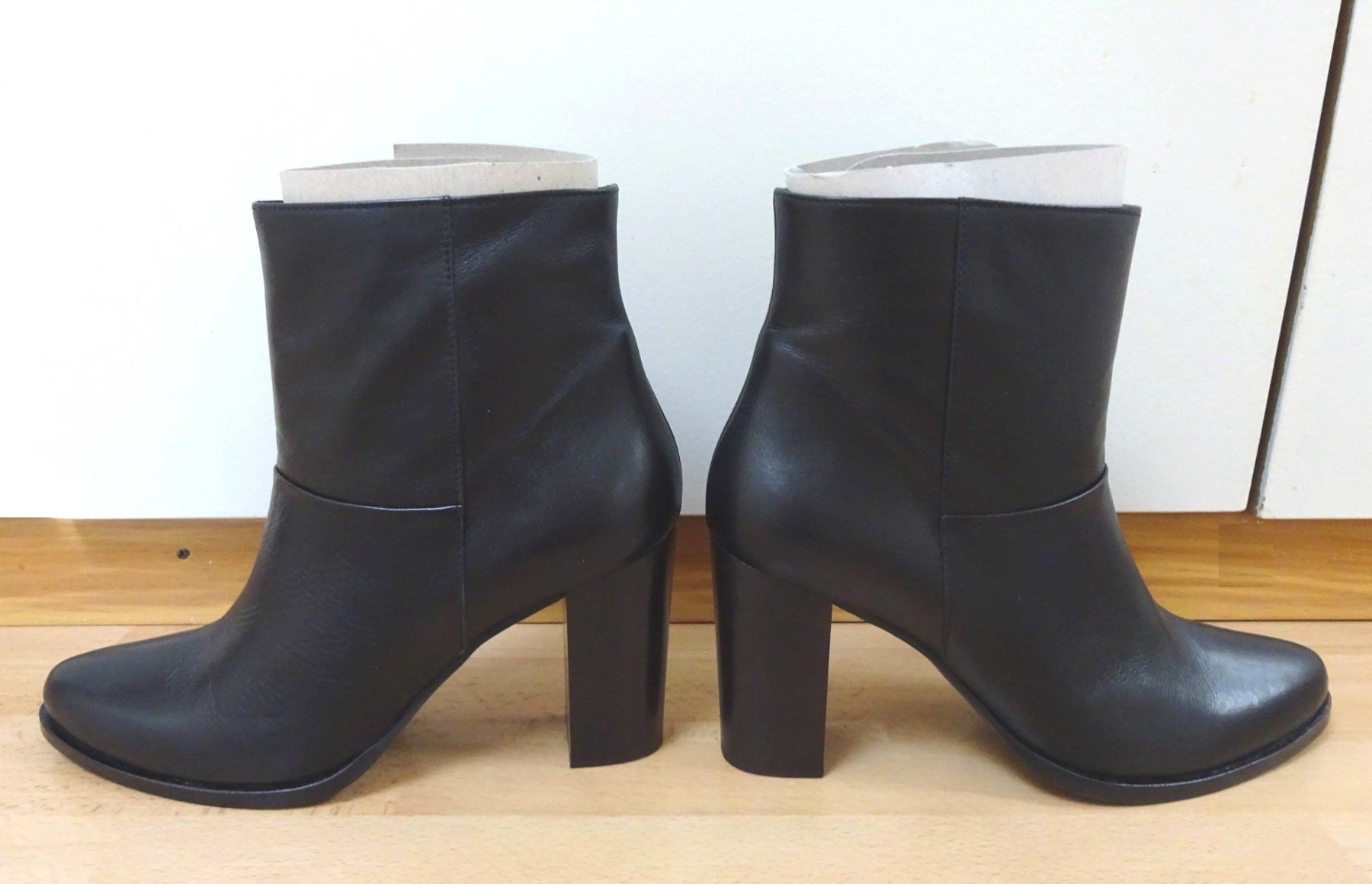 Scarpe da donna: Massimo Rebecchi - Neue Stiefeletten - Leder - Grösse 40 – Nuovo e nell'imballaggio originale da Zofingen venduto da Justizia_01 5