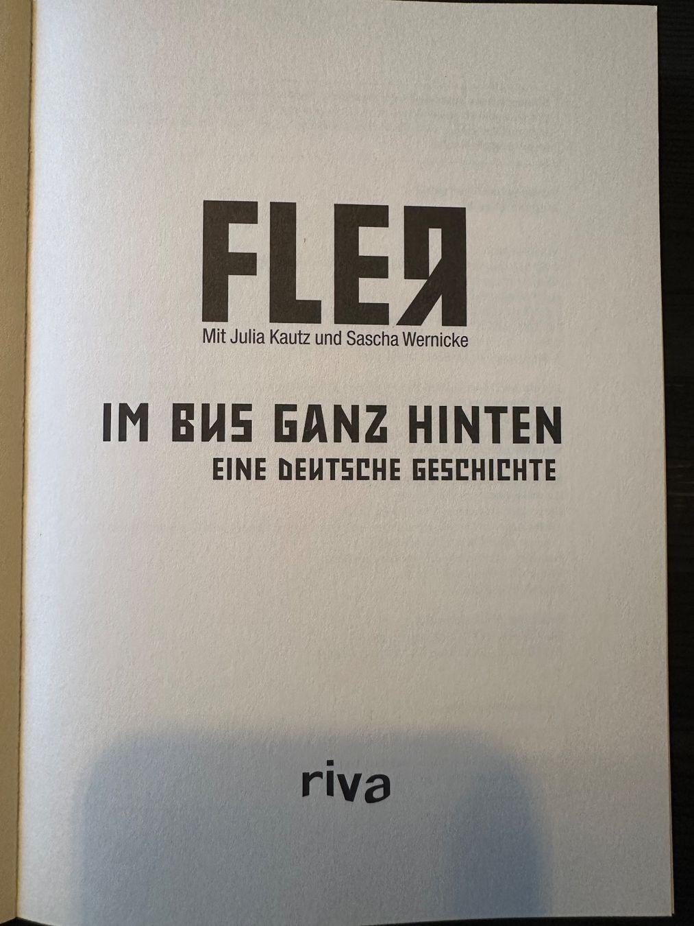 Libri: Fler - Im Bus ganz hinten – Nuovo (secondo la descrizione) da Küttigen venduto da traumalix98 2