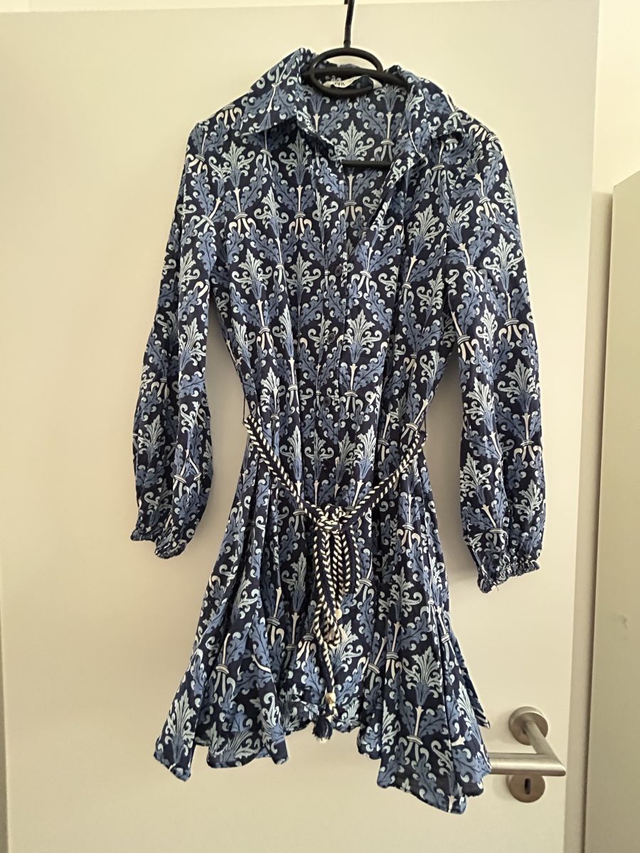 Zara Kleider: Zara Kleid, XS, blau gemustert – Gebraucht aus Läufelfingen von Kitty_St