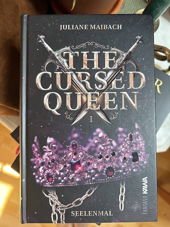 Bücher: The cursed Queen – Gebraucht aus Iseltwald von jjo_2bct 1
