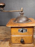Wunderschöne alte Kaffeemühle