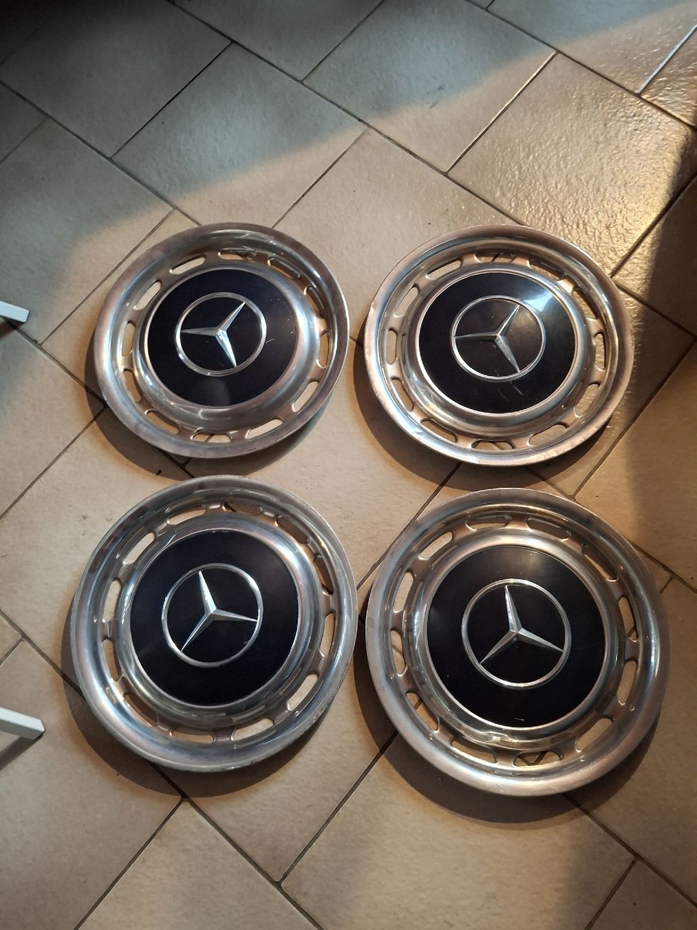 Mercedes-Benz Cerchioni: Calotte Aluminuim Original Mb – Usato da Giubiasco venduto da Will250_512 2