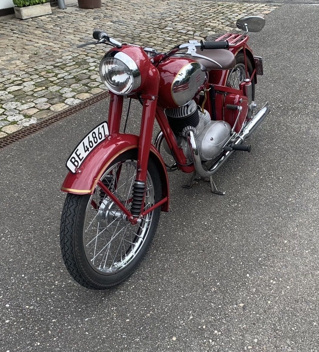 Jawa Strasse: Oldtimer Motorrad JAWA 250 Perak – Gebraucht aus Thunstetten von Iseli12