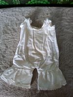 Antikes, wunderschönes Puppenunterkleidchen aus Baumwolle