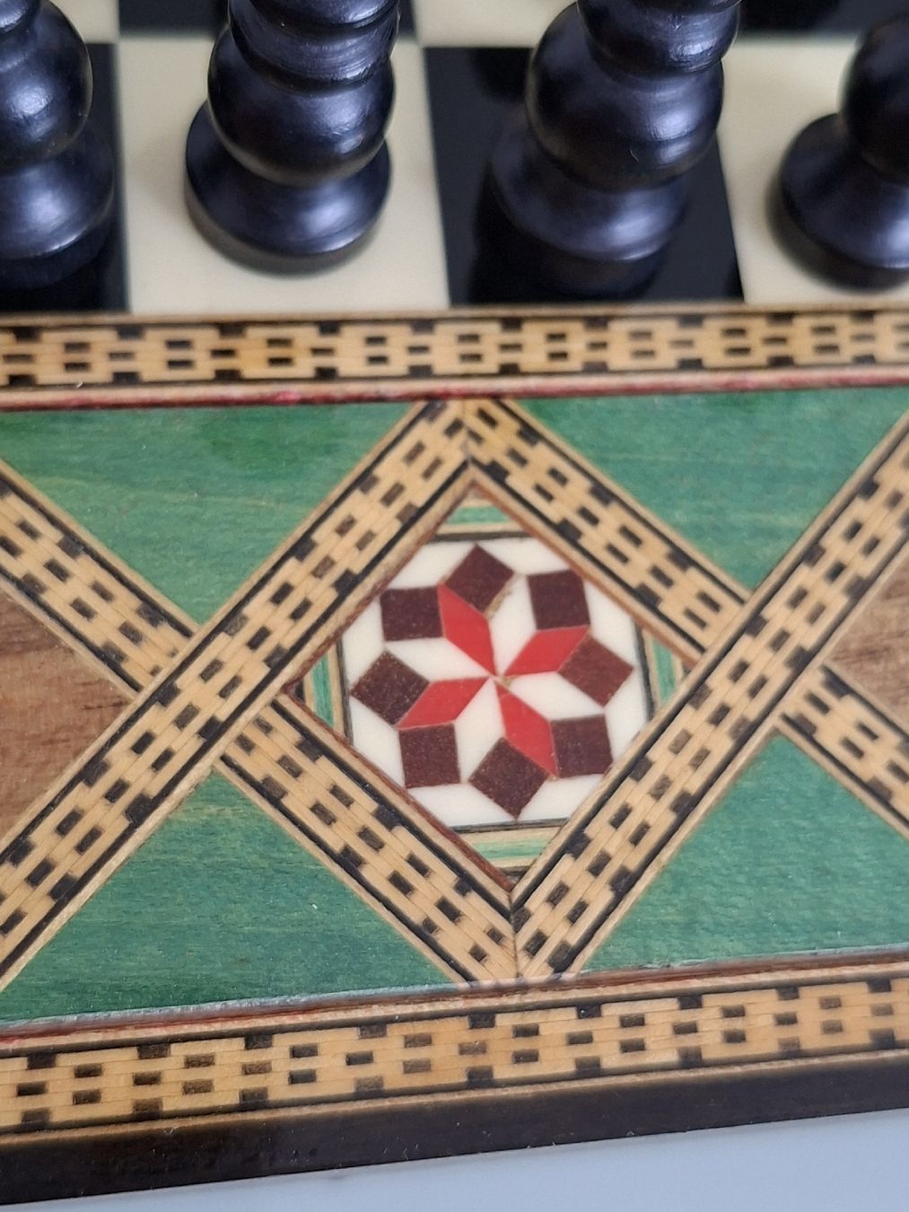 Giochi: Jeu d'échecs artisanal en bois - – Usato da Mézières VD venduto da Grymmjow1904 2