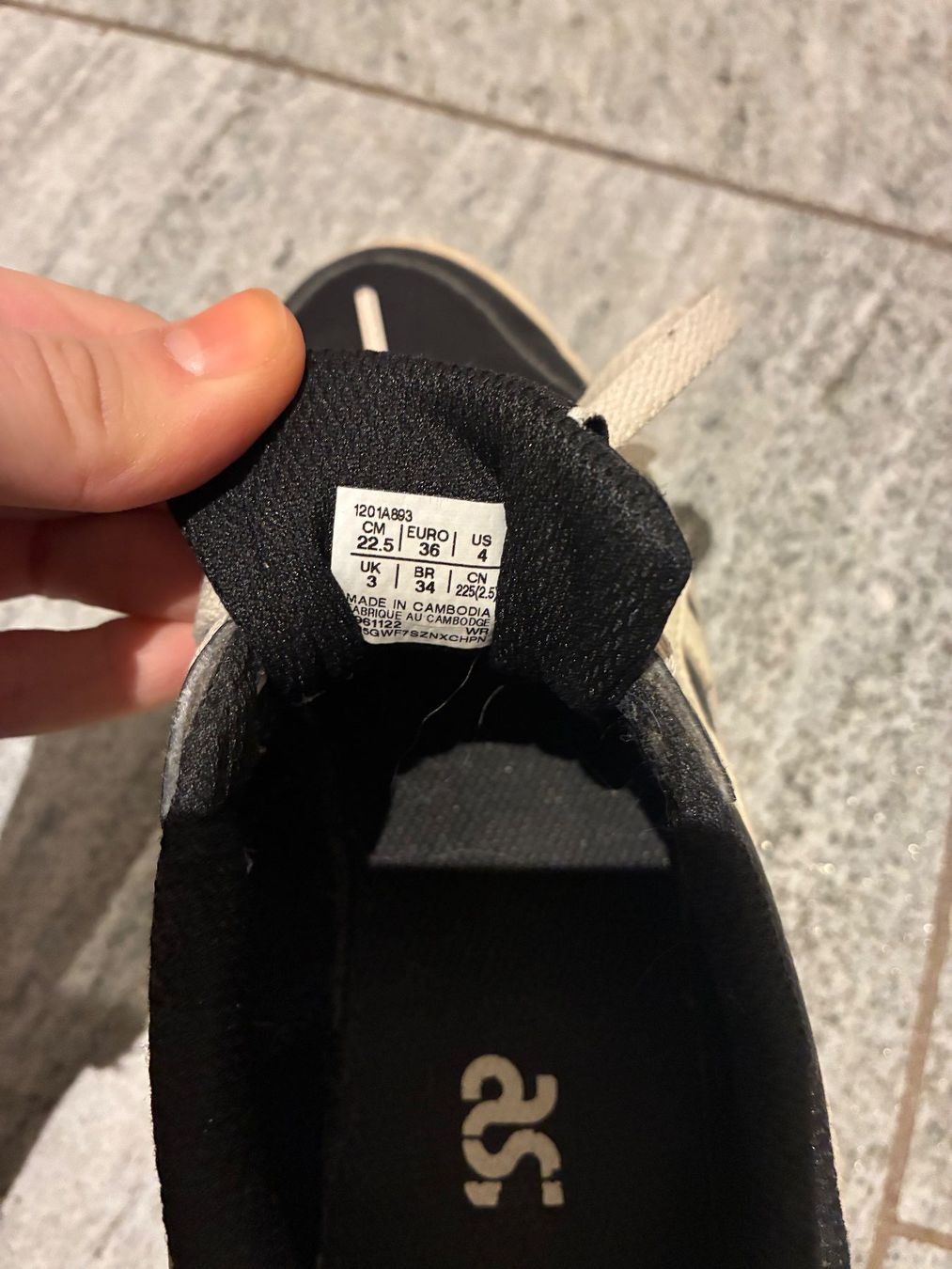 Asics Scarpe da donna: Asics Turnschuhe, Gr. 36, Schwarz/Creme – Usato da Meilen venduto da ari_yj75 1