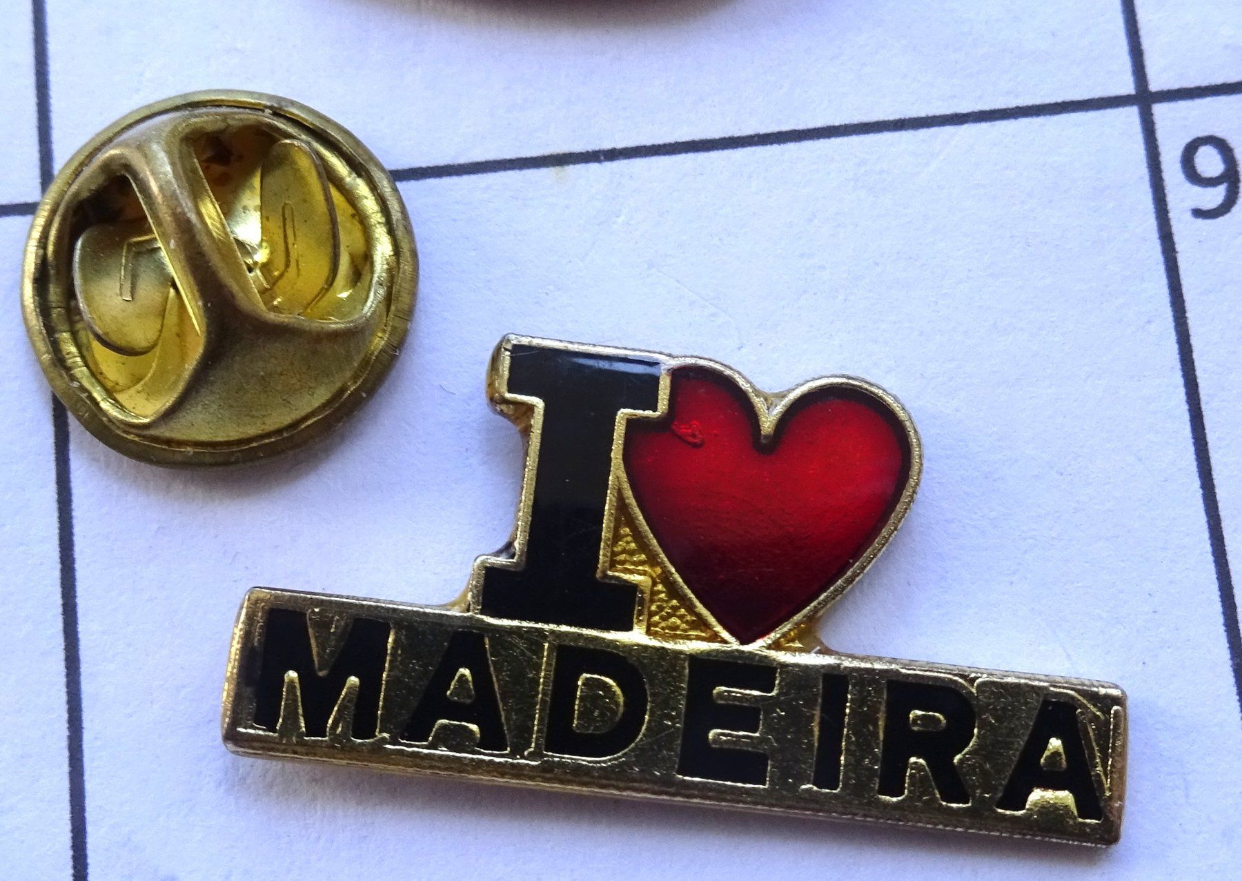 Placchette & Badge: Pin Ich liebe MADEIRA – Usato da Utzenstorf venduto da BUtter81