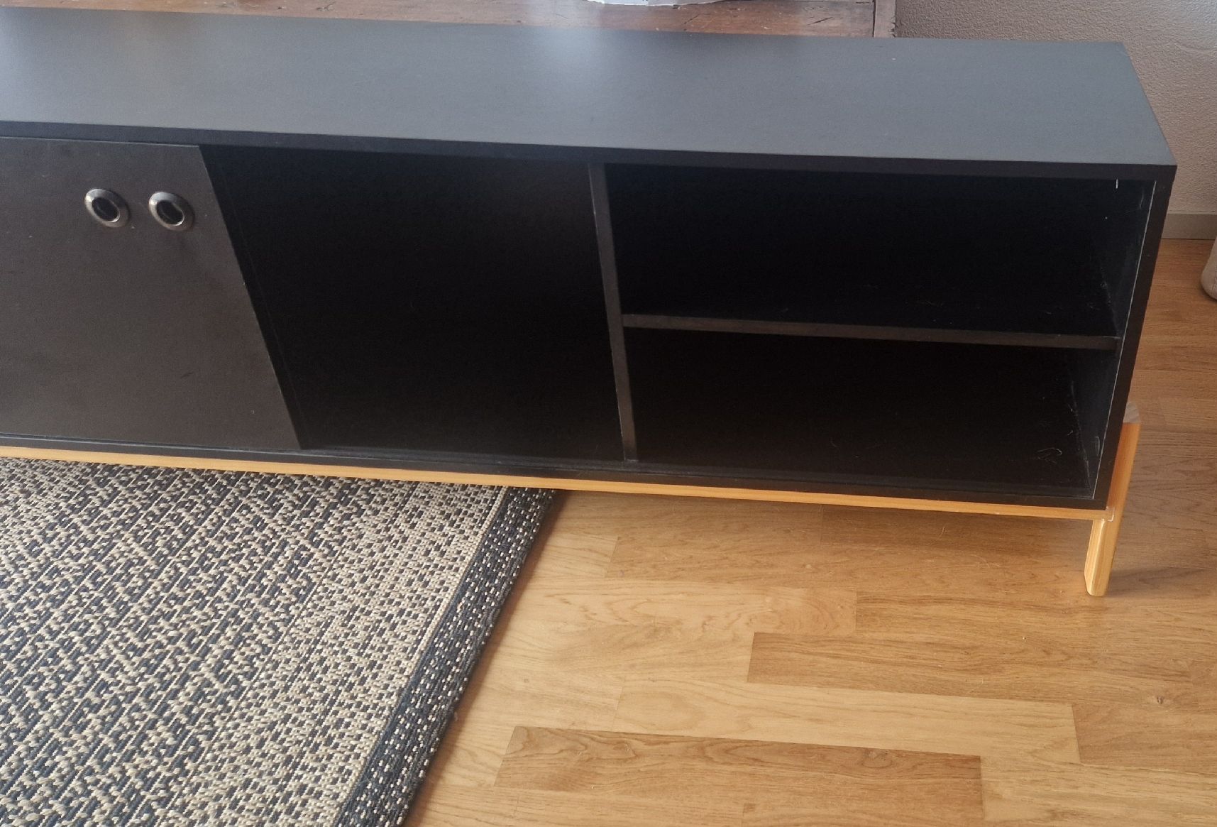 Livique TV Möbel: TV Möbel / Lowboard von Livique – Gebraucht aus Reinach BL von Dschinni80 1