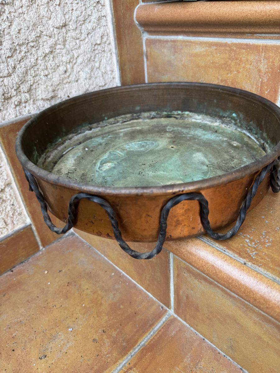 Tutte le decorazioni: Plat cuivre avec poignées fer forgé  34 cm – Usato da Veyrier venduto da kimedovapa