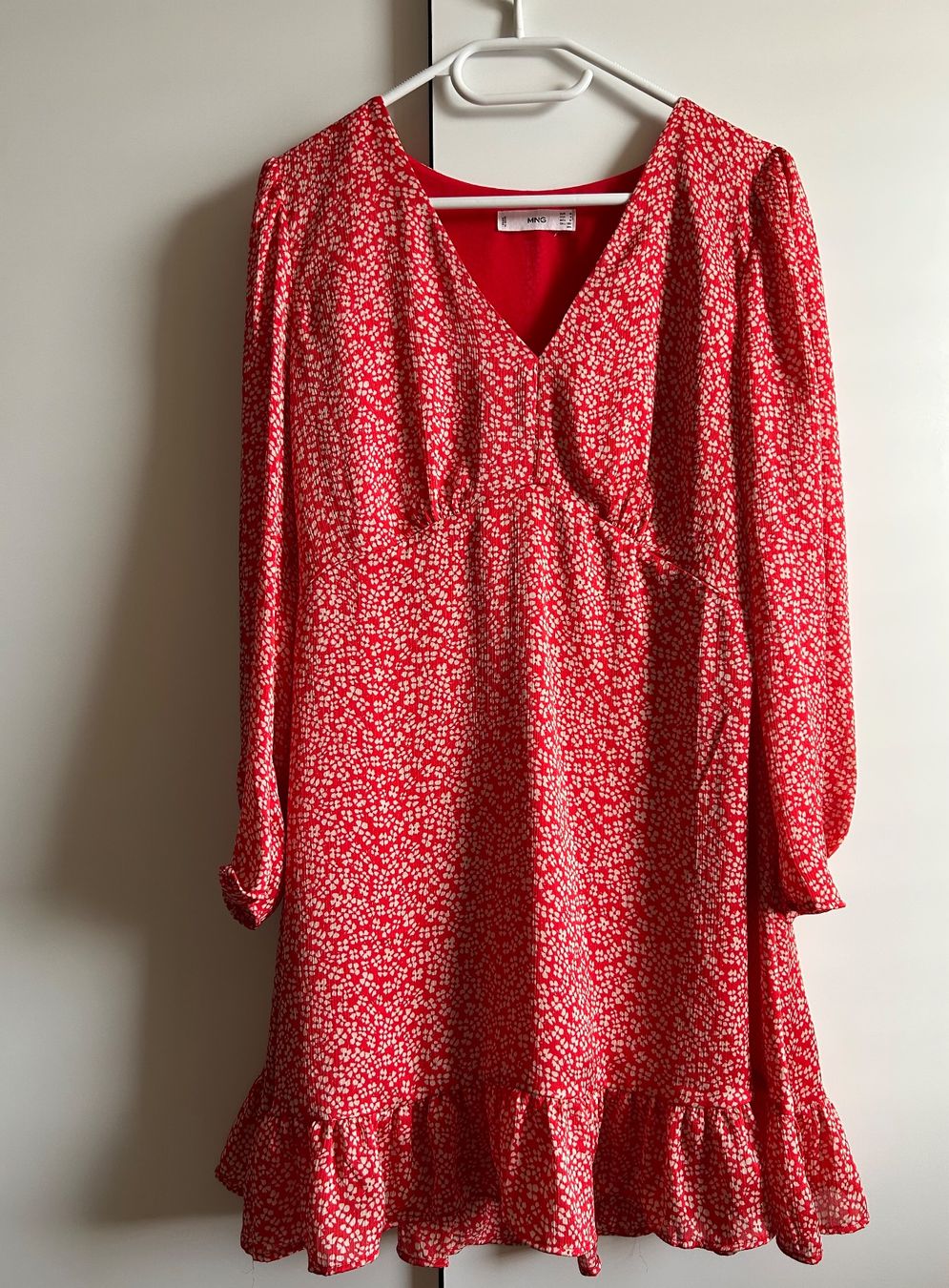 Mango Vestiti: Robe Mango rouge à fleurs, taille М – Usato da Courroux venduto da Yermakova