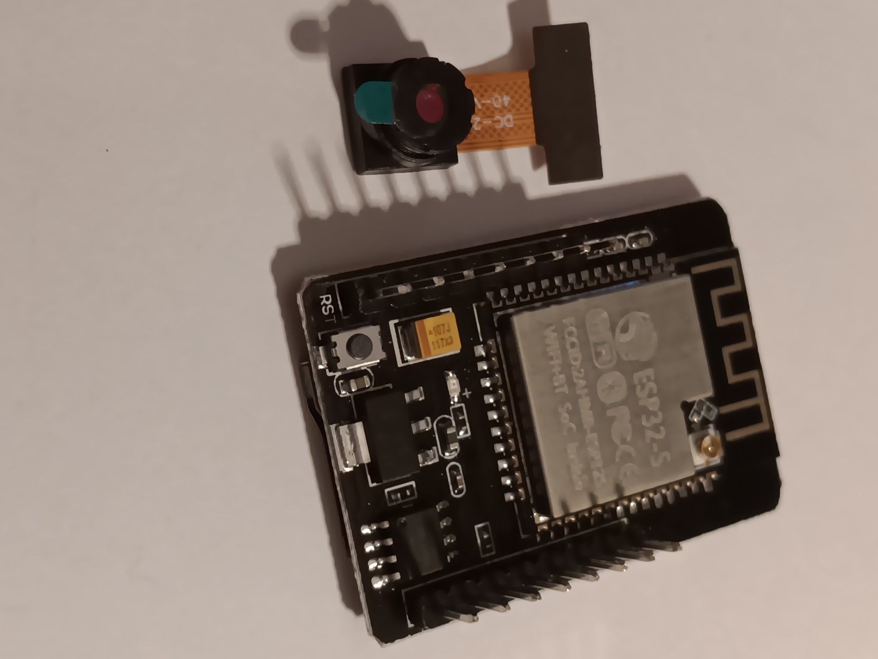 Componenti elettronici: ESP32-CAM mit OV2640 Kamera Modul Set – Nuovo e nell'imballaggio originale da Ermatingen venduto da rik4rdo 3