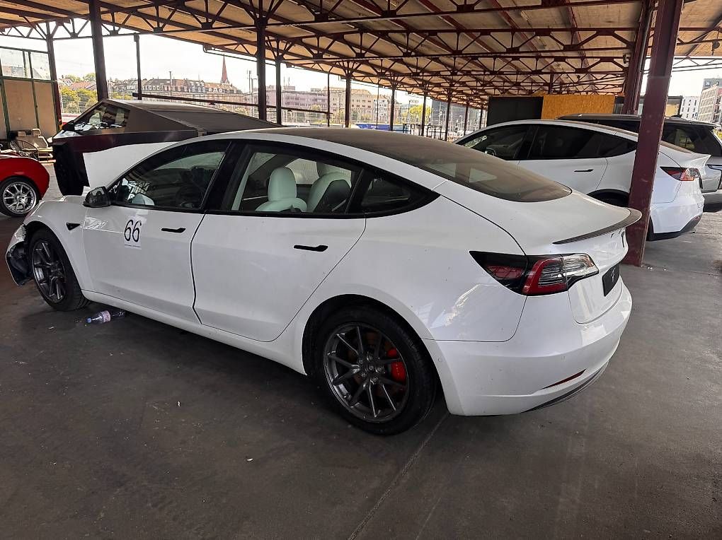 Automobili: Unfallschaden Tesla Model 3 – Usato da Basel venduto da rav_csh6 4