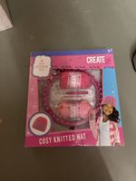 CREATE Strickset Cosy Knitted Hat mit Garn und Nadeln neu