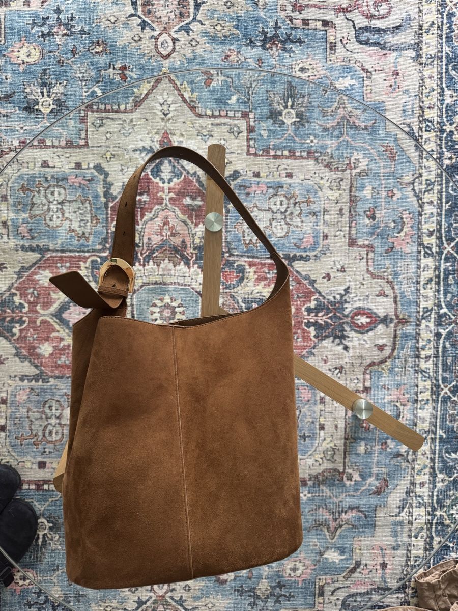 H&M Taschen für Damen: Wildleder beuteltasche – Gebraucht aus Bottighofen von mlj_5dlb