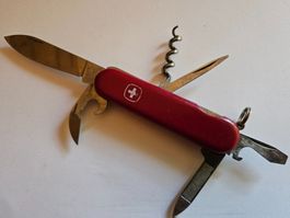 Couteau suisse Wenger Delémont rouge