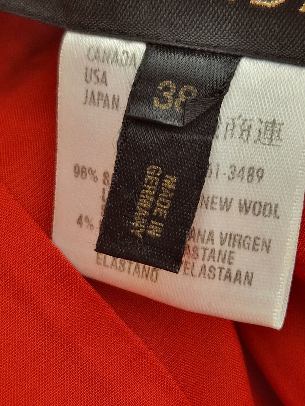 Escada Vestiti: Wunderschönes Escada Kleid und Jacke – Nuovo (secondo la descrizione) da Wettingen venduto da mor_76q7 2