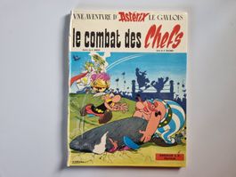 BD Astérix Le Combat des Chefs, 1966, couverture abîmée.