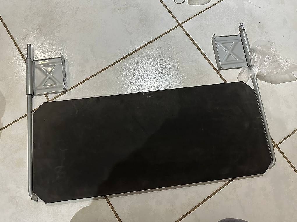 Altro in Decorazioni & Accessori: Support clavier a visser sous bureau – Usato da Sonceboz-Sombeval venduto da michael.l