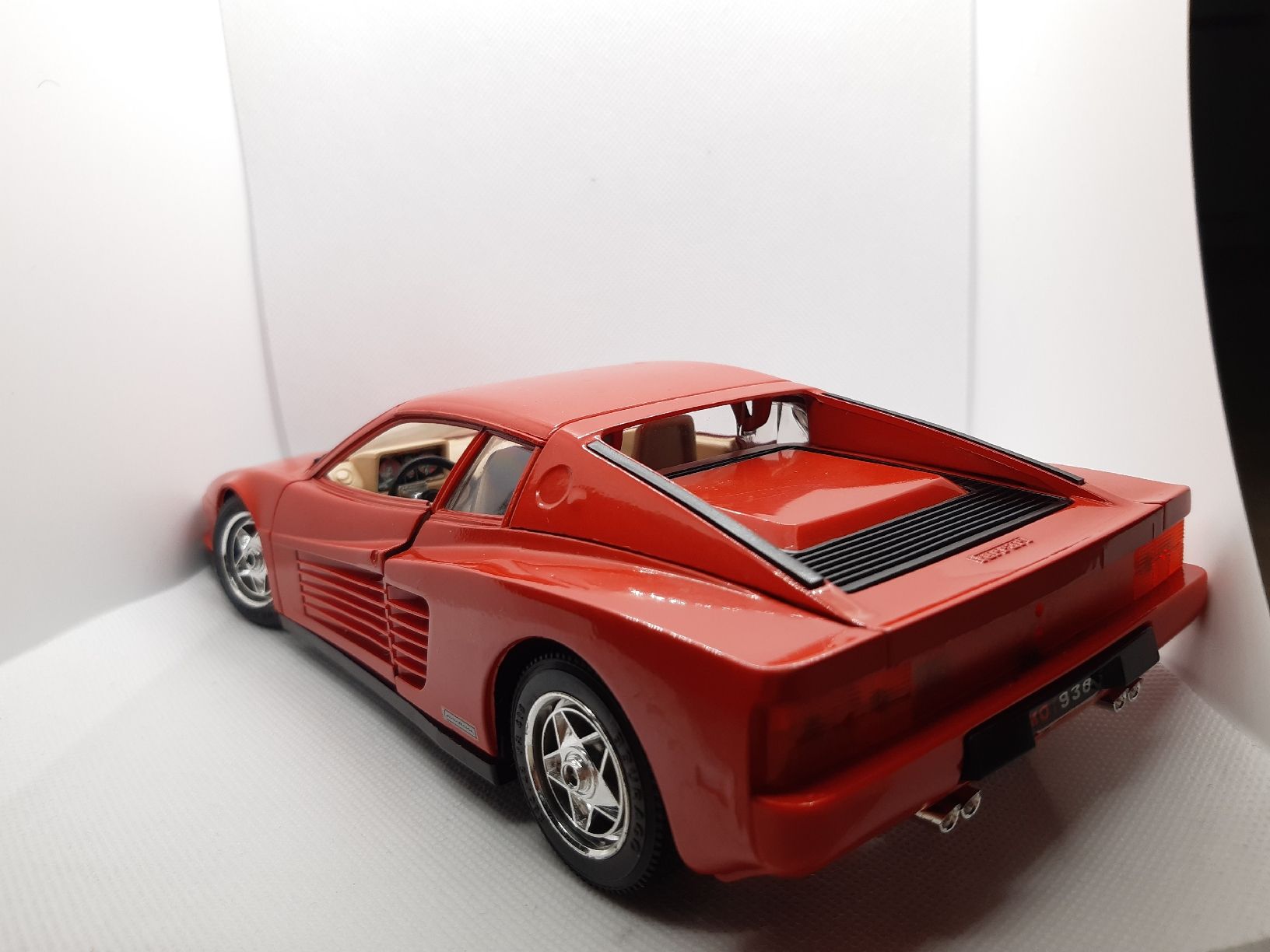 Bburago Modellini d'auto: burago 1/18 Ferrari Testarossa 1984 – Usato da Penthalaz venduto da Allgoodsuisse 5