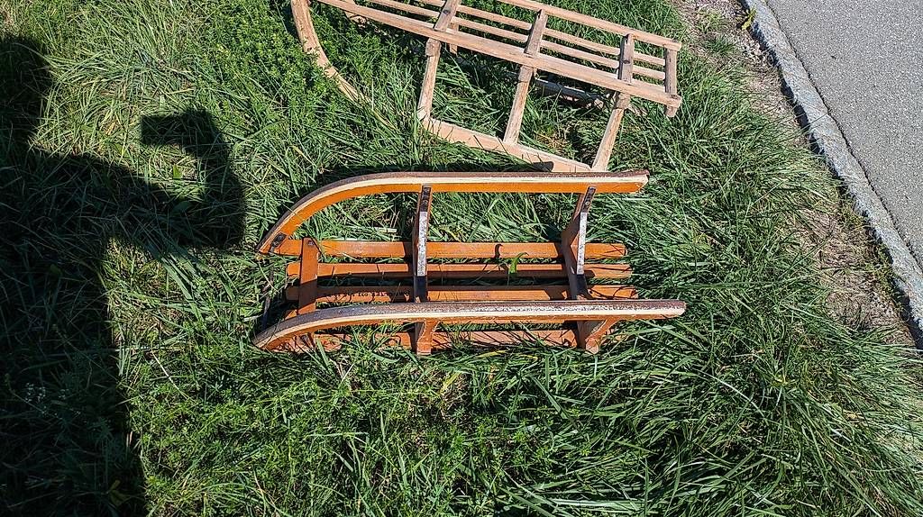 Luge: 2 Schlitten – D'occasion à Zollikofen par Serious 1