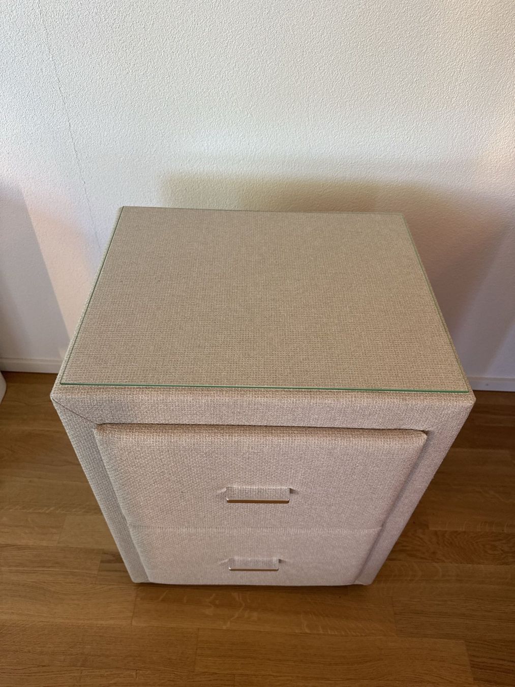 Tables de nuit: Nachttisch 2er Set mit Schubladen – D'occasion à Uster par nin_b8fl 1