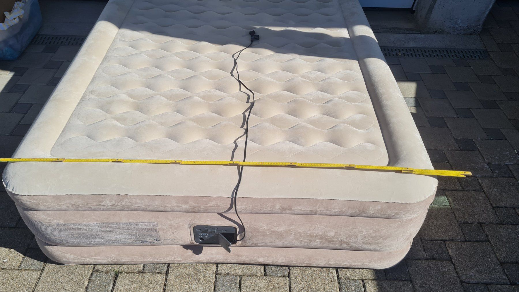 Materassi: INTEX / Luftmatratze / Luftbett / Elektrisch / Fast-Fill – Usato da Safenwil venduto da Husqi2000 7