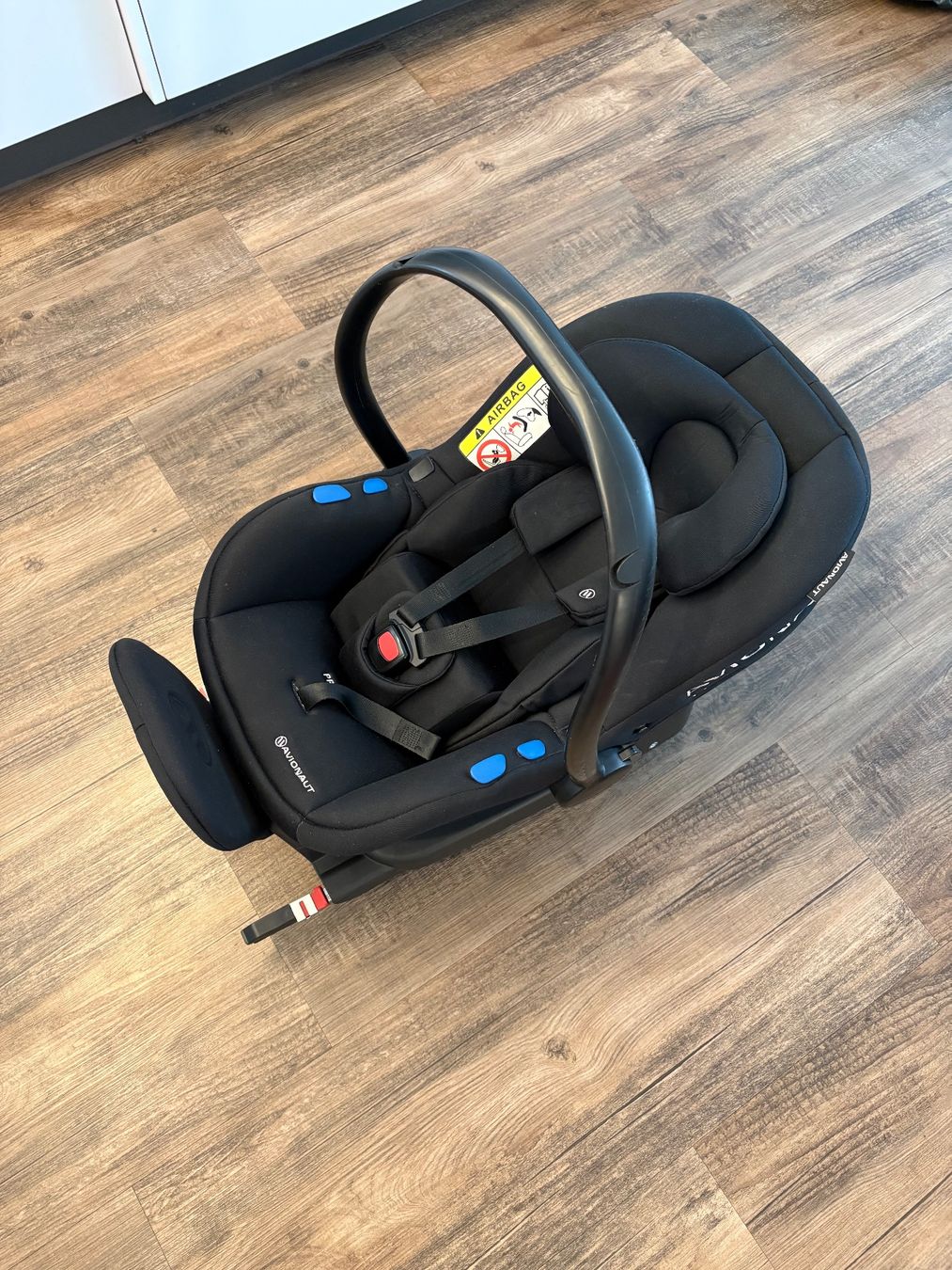 Seggiolini per auto: Avionaut Kindersitz Pixel – Usato da oberdiessbach venduto da roman_