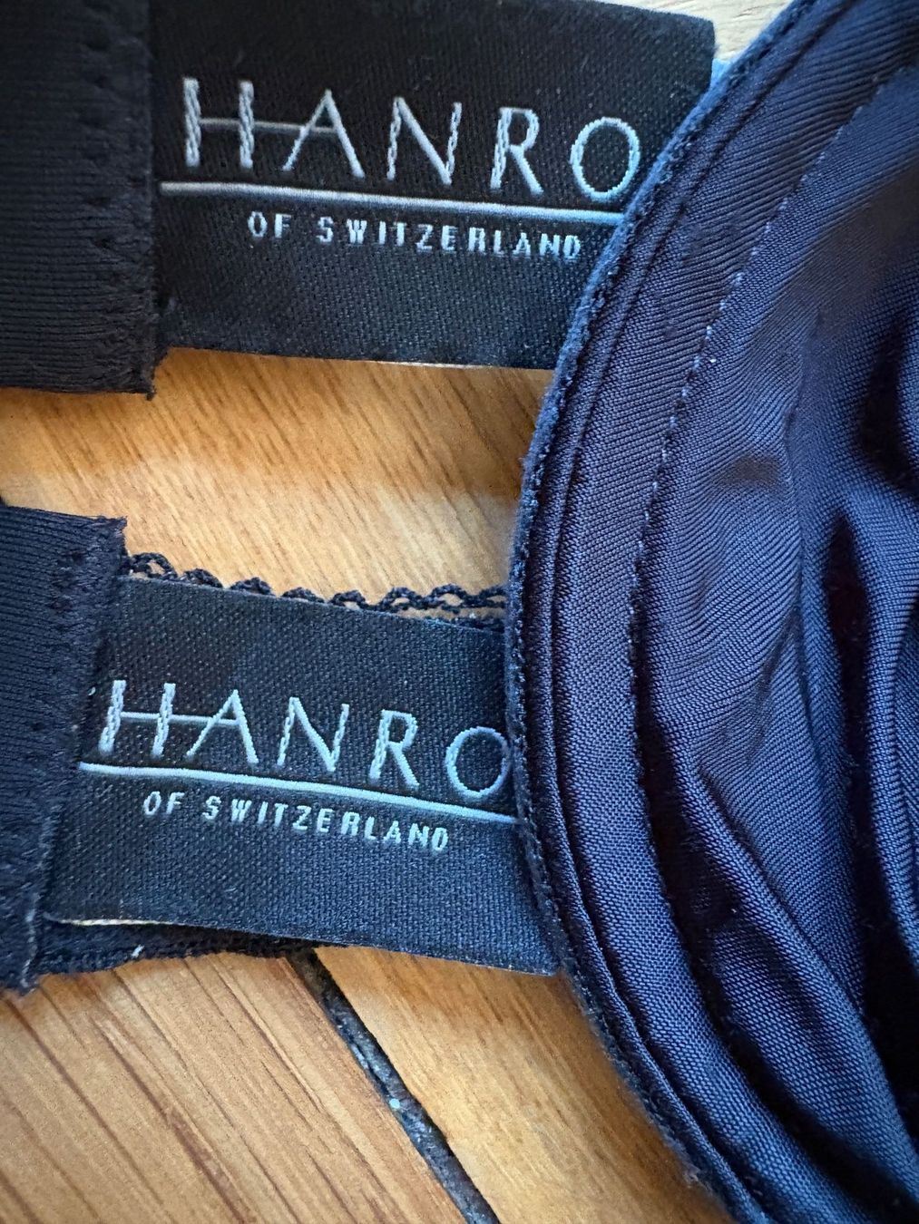 Hanro Sonstige Unterwäsche: 2-tlg Set HANRO BHs - 70 A / 75 A – Gebraucht aus Zürich von triangular 1