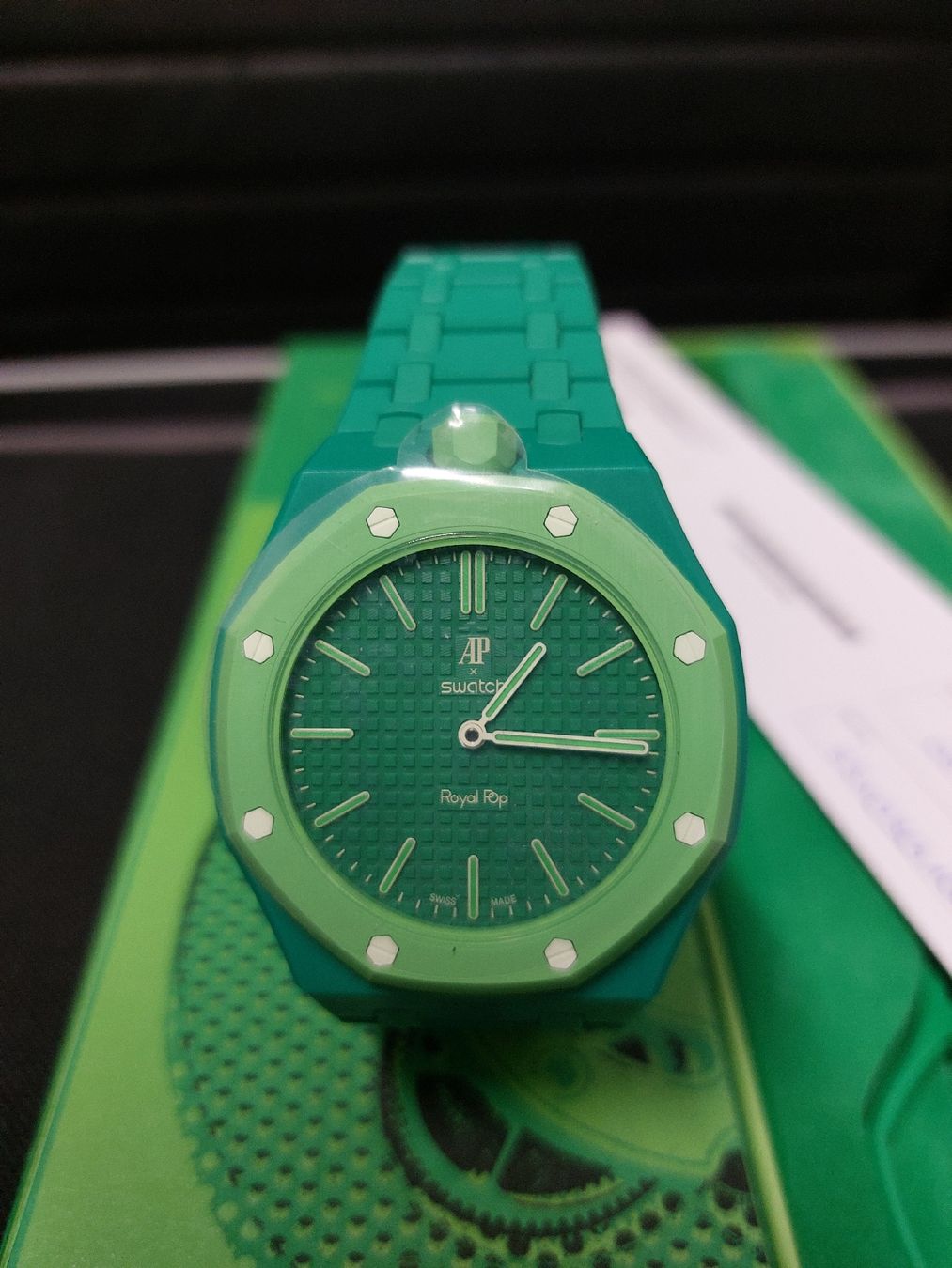 Swatch Orologi: Swatch Royal Pop Green Eight – Nuovo (secondo la descrizione) da Orpund venduto da Sputn1k