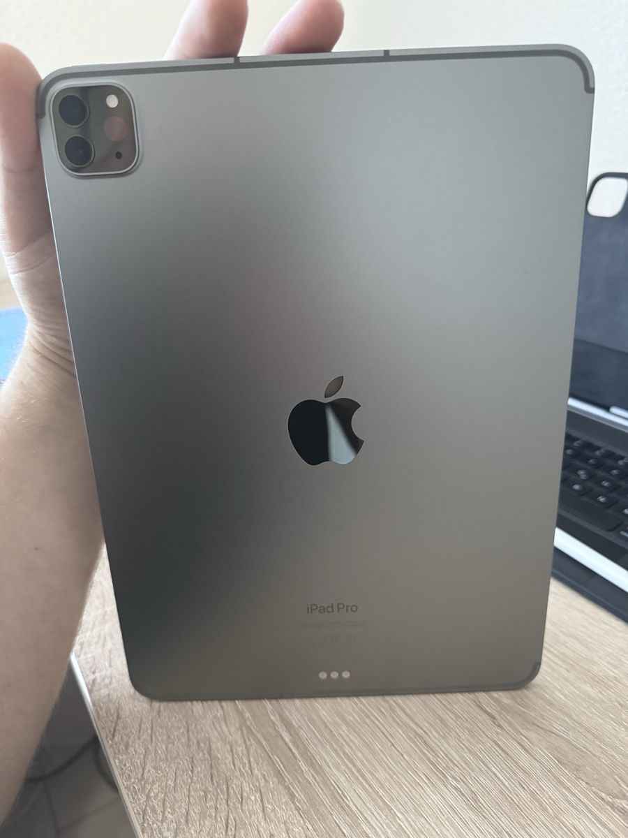 Apple Tablet PC: Apple iPad Pro 11" 4. Gen Wi-Fi + Cellular – Nuovo (secondo la descrizione) da Uzwil venduto da me_luca 1