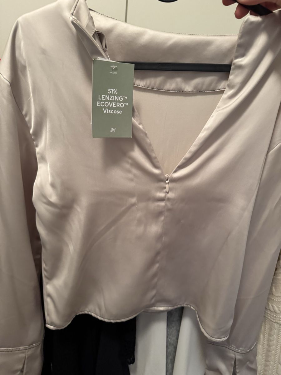 H&M Camicette: Neue H&M Bluse Grösse XS – Nuovo e nell'imballaggio originale da Kradolf venduto da ij5 1