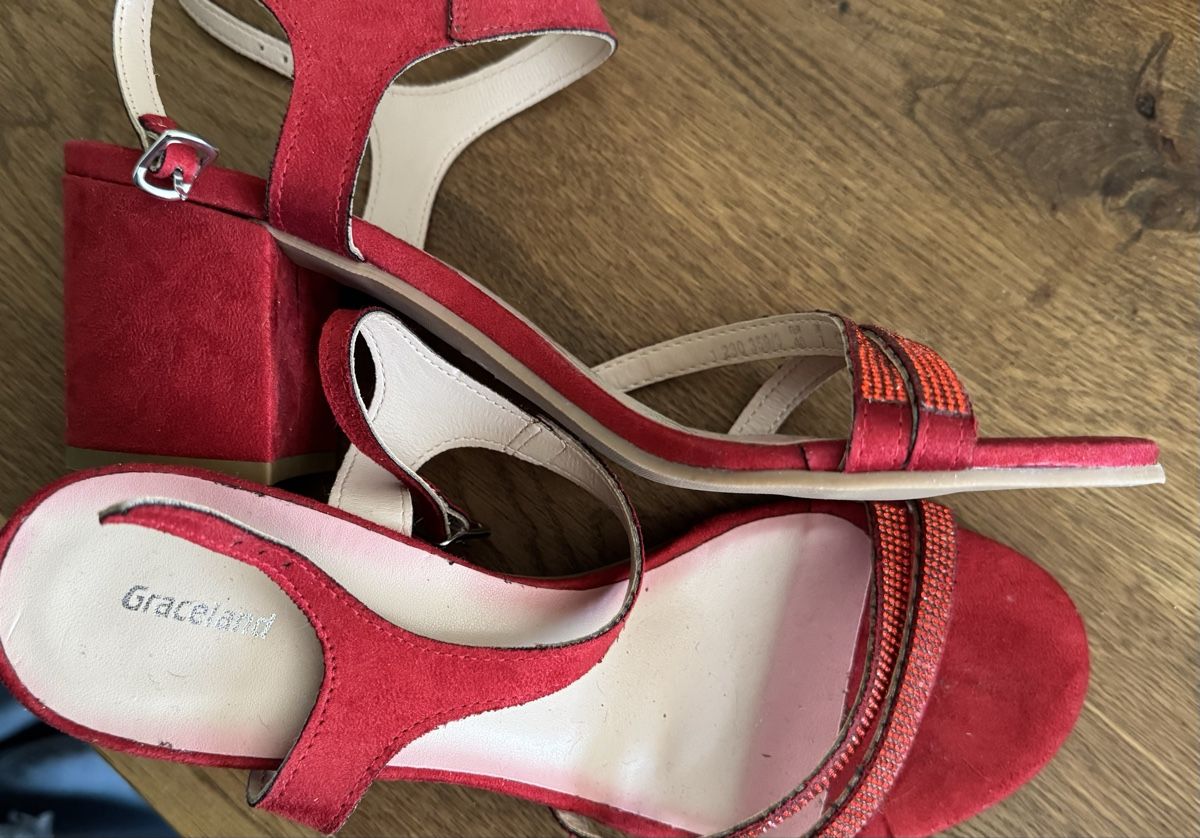 Graceland Scarpe da donna: Sandales à talons rouges – Usato da Moutier venduto da berdatcassandra