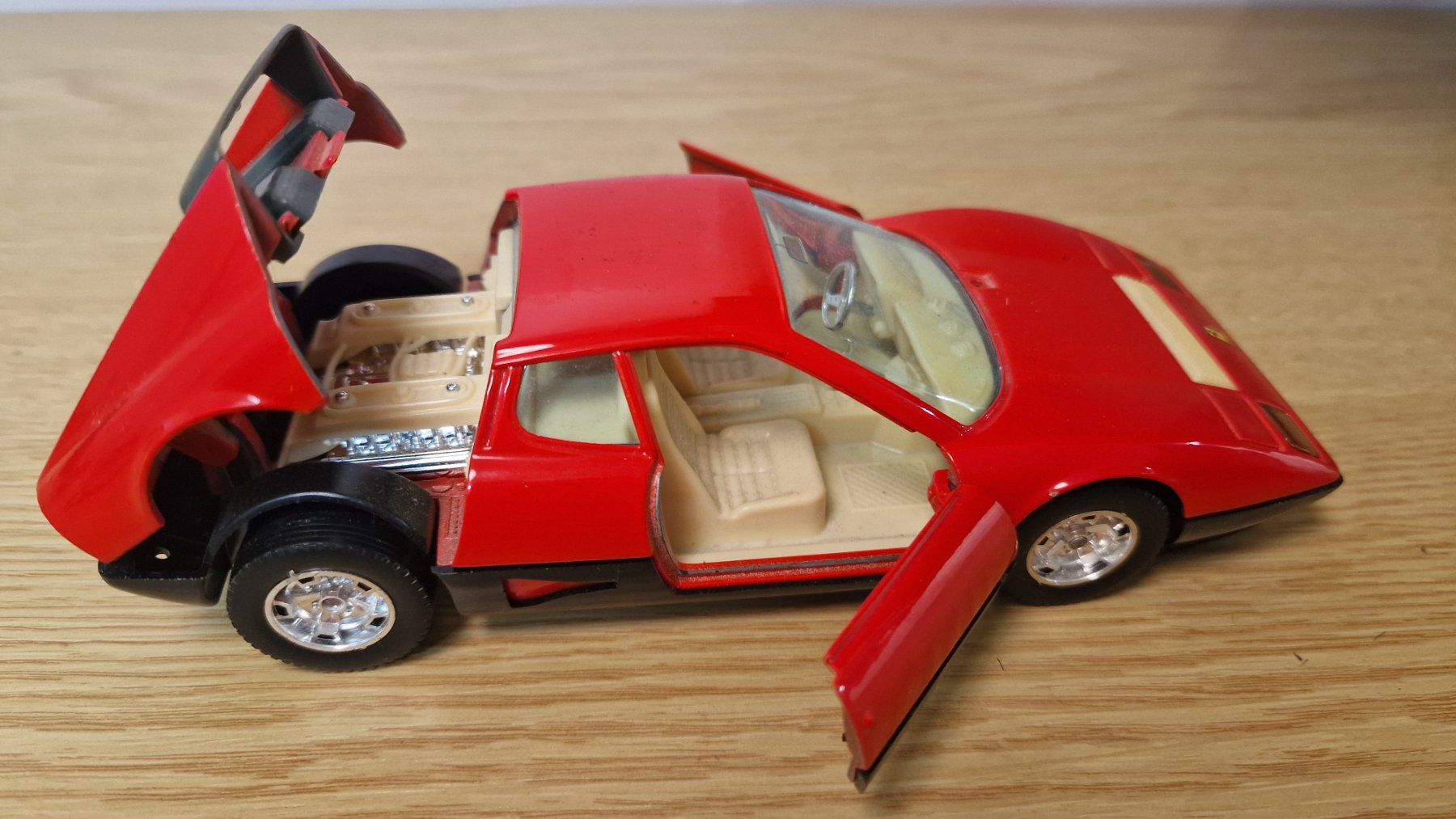 Ferrari Modellautos: Modellauto 1/24, Ferrari BB512, rot – Gebraucht aus Weisslingen von and-lo73 2