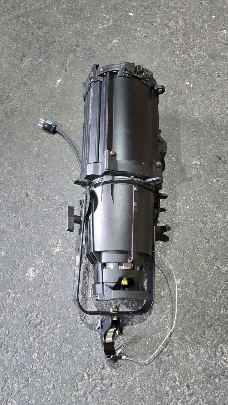 Lampade: ETC Source Four Zoom 25-50° – Usato da Montlingen venduto da nic_pfv7