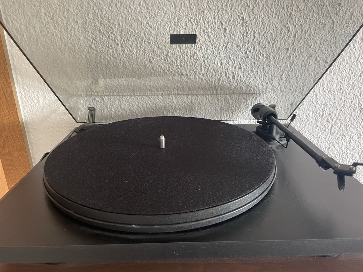 Pro-ject Giradischi: Plattenspieler Pro-Ject Primary E schwarz – Nuovo (secondo la descrizione) da Altstätten SG venduto da ruf_7sp5