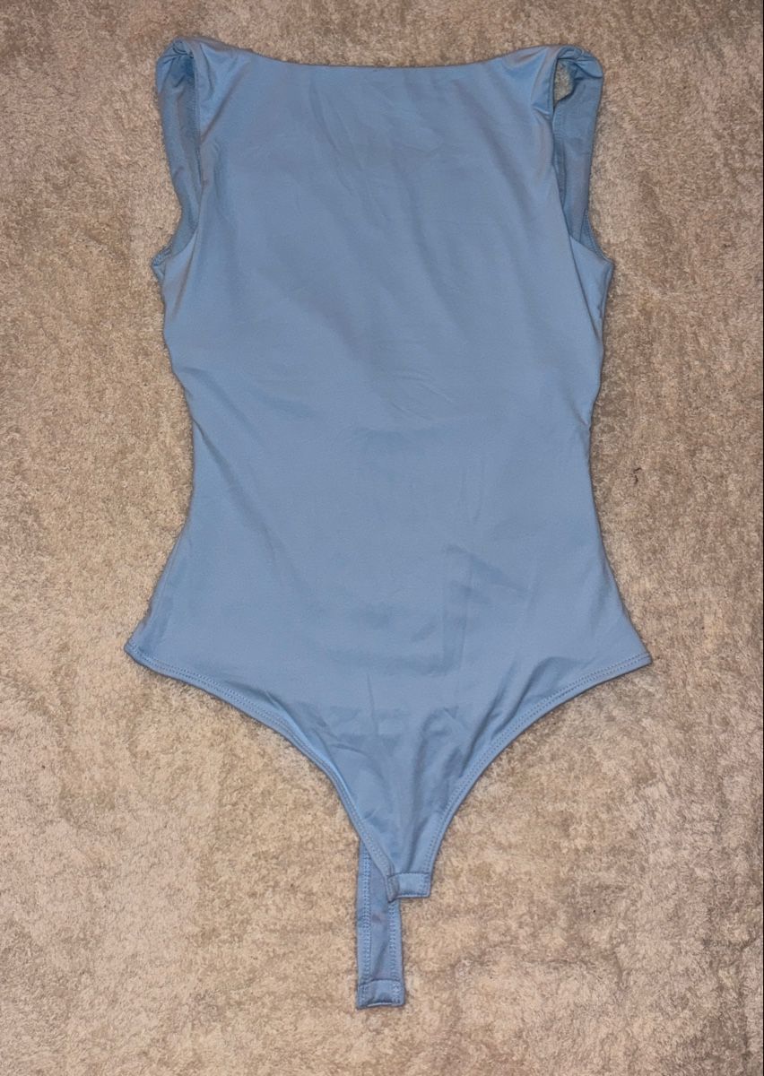 Tops: 3 Tops, Grösse M – D'occasion à Haldenstein par ana_b8c7 1