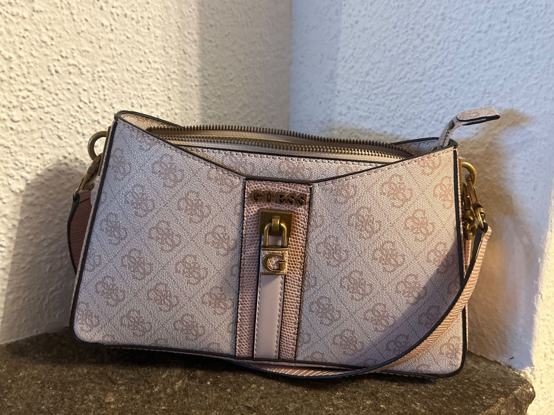 Guess Taschen für Damen: Originale Guess Handtasche – Gebraucht aus Heerbrugg von mel_sh6c 4
