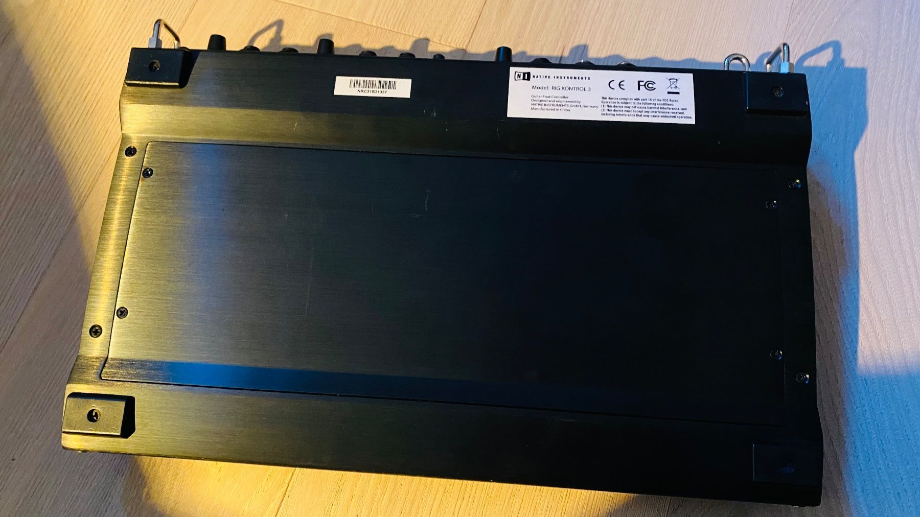 Native Instruments Strumenti musicali: Native Instruments Rig Kontrol 3 (Guitar Rig) – Usato da Uitikon Waldegg venduto da AndersWohoo 2