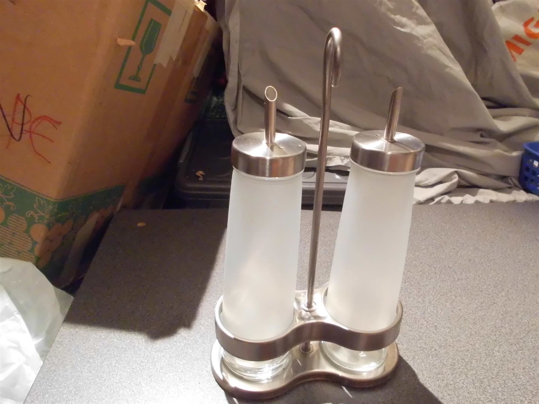 Ikea Verres: Essig und Oel, mit Halter, IKEA – D'occasion à Zürich par abraxas1291