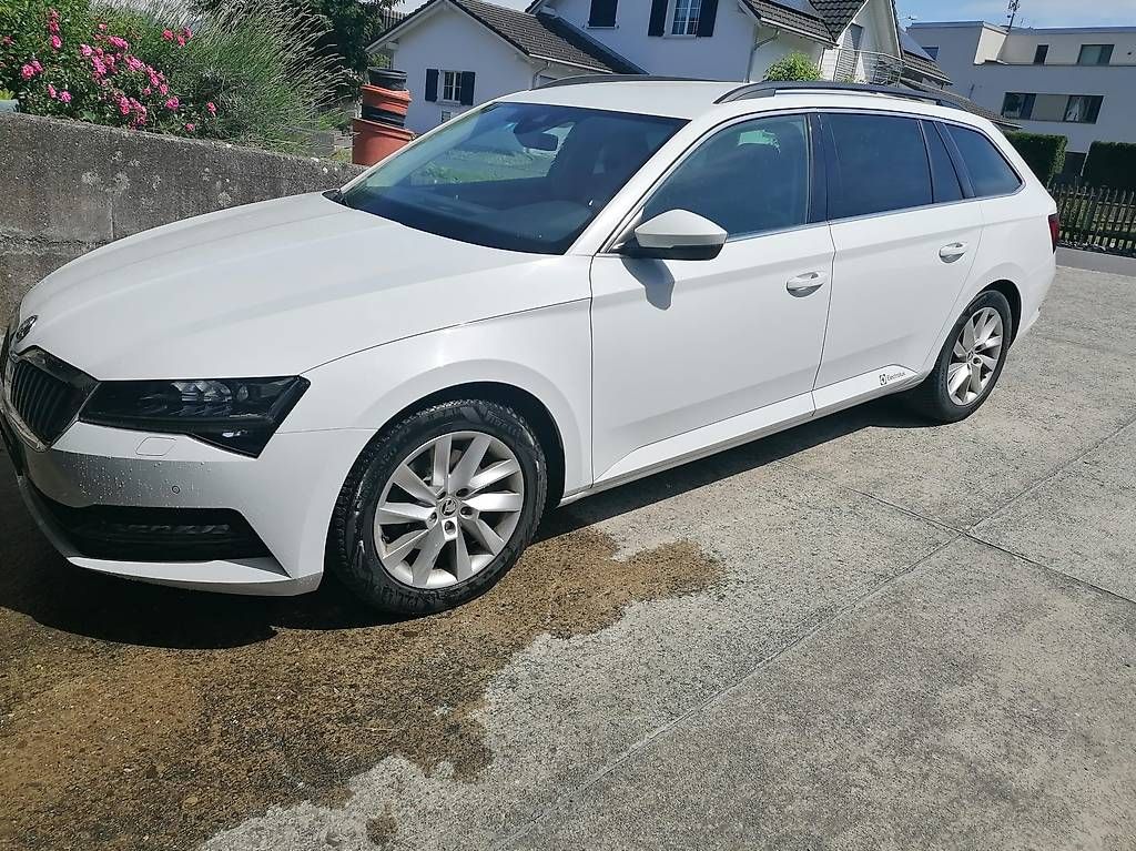 Autos: Skoda Superb 2.0 tdi 200 PS 8fach bereift – Gebraucht aus Altstätten SG von zij_m99l