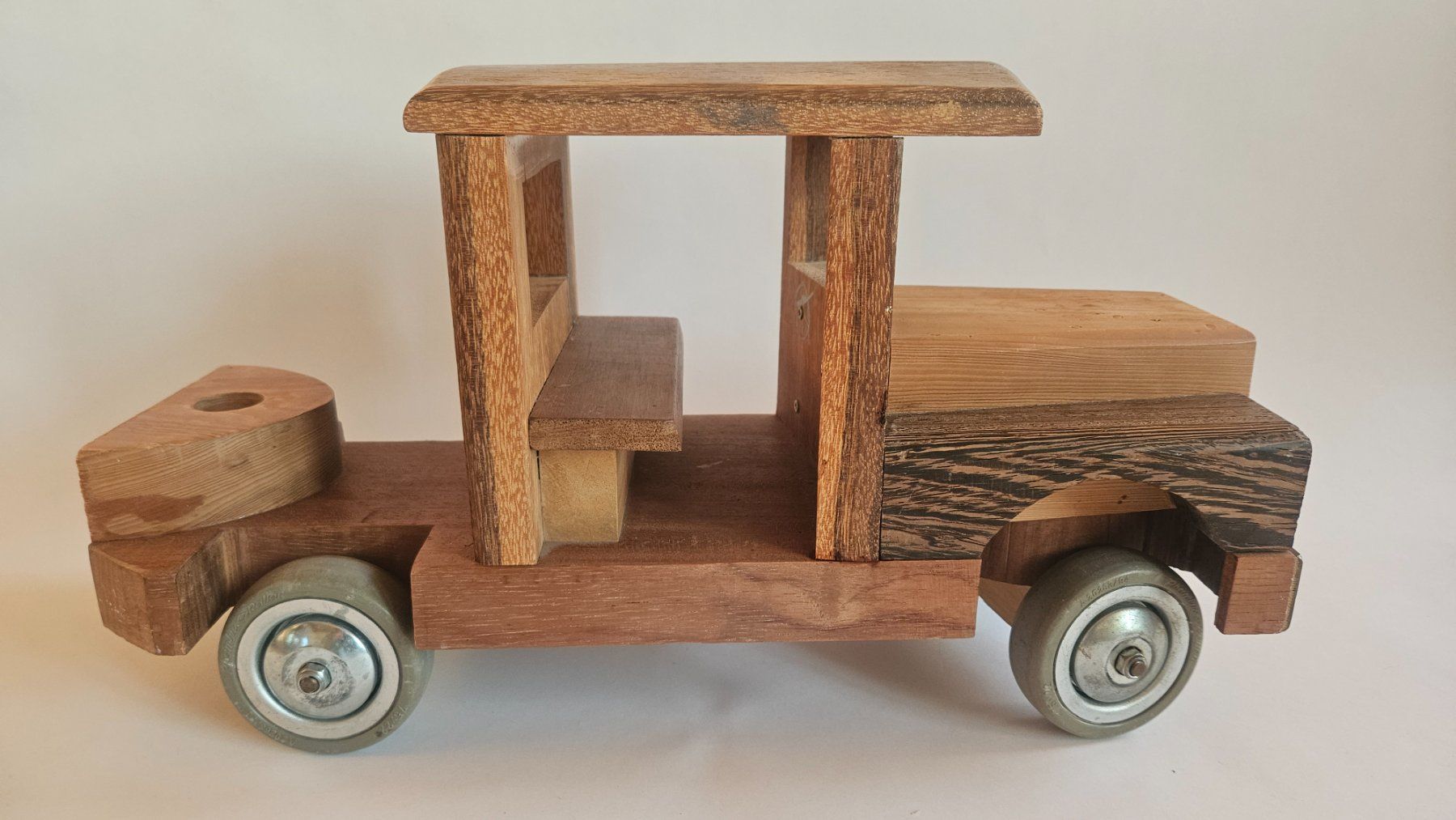 Spielzeuge: Holzauto – Gebraucht aus Wetzikon von SIRIOLIT 4