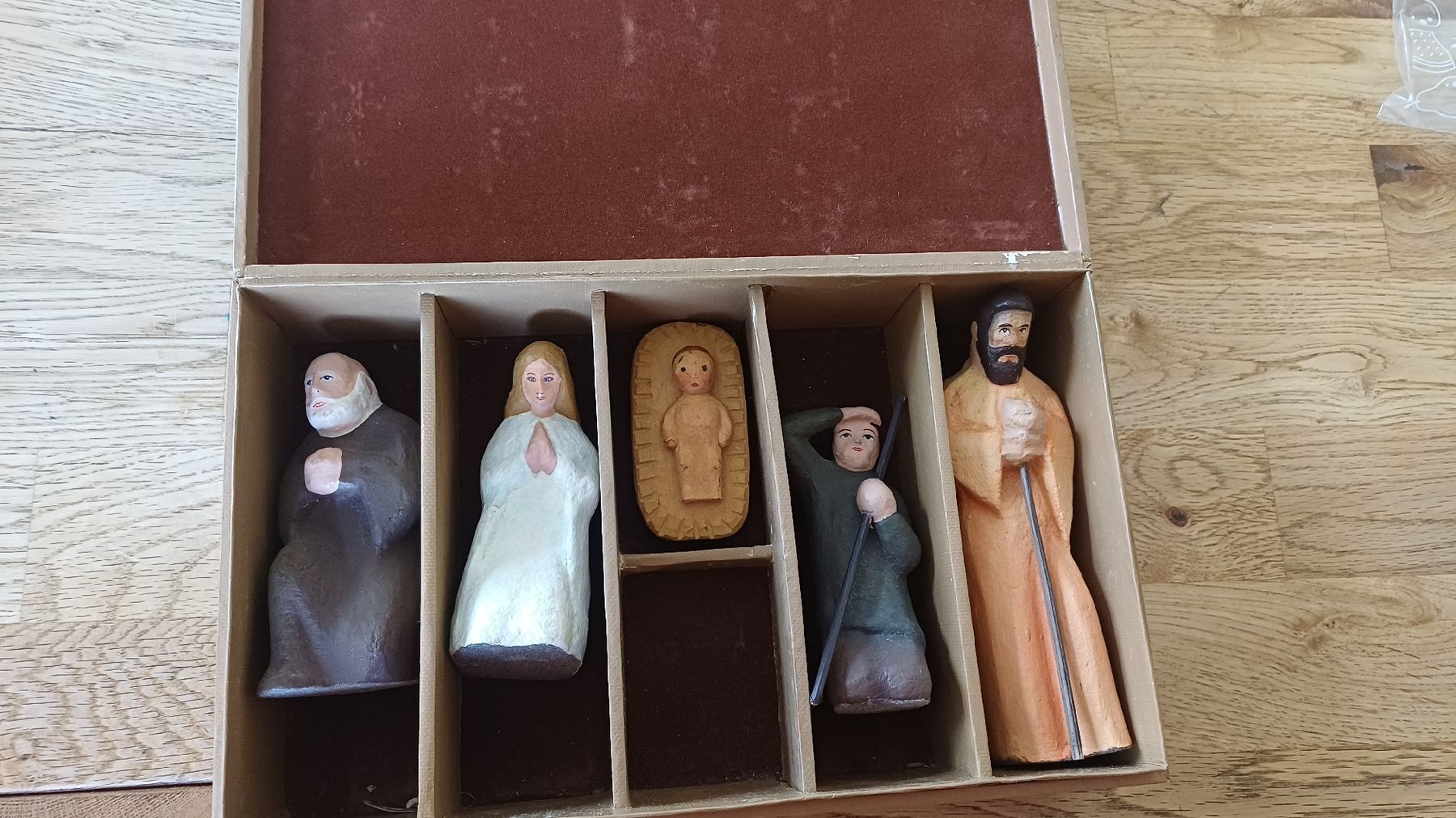 Figurines: Schöne Krippenfiguren aus Holz – D'occasion à Flawil par Pinkmalibu