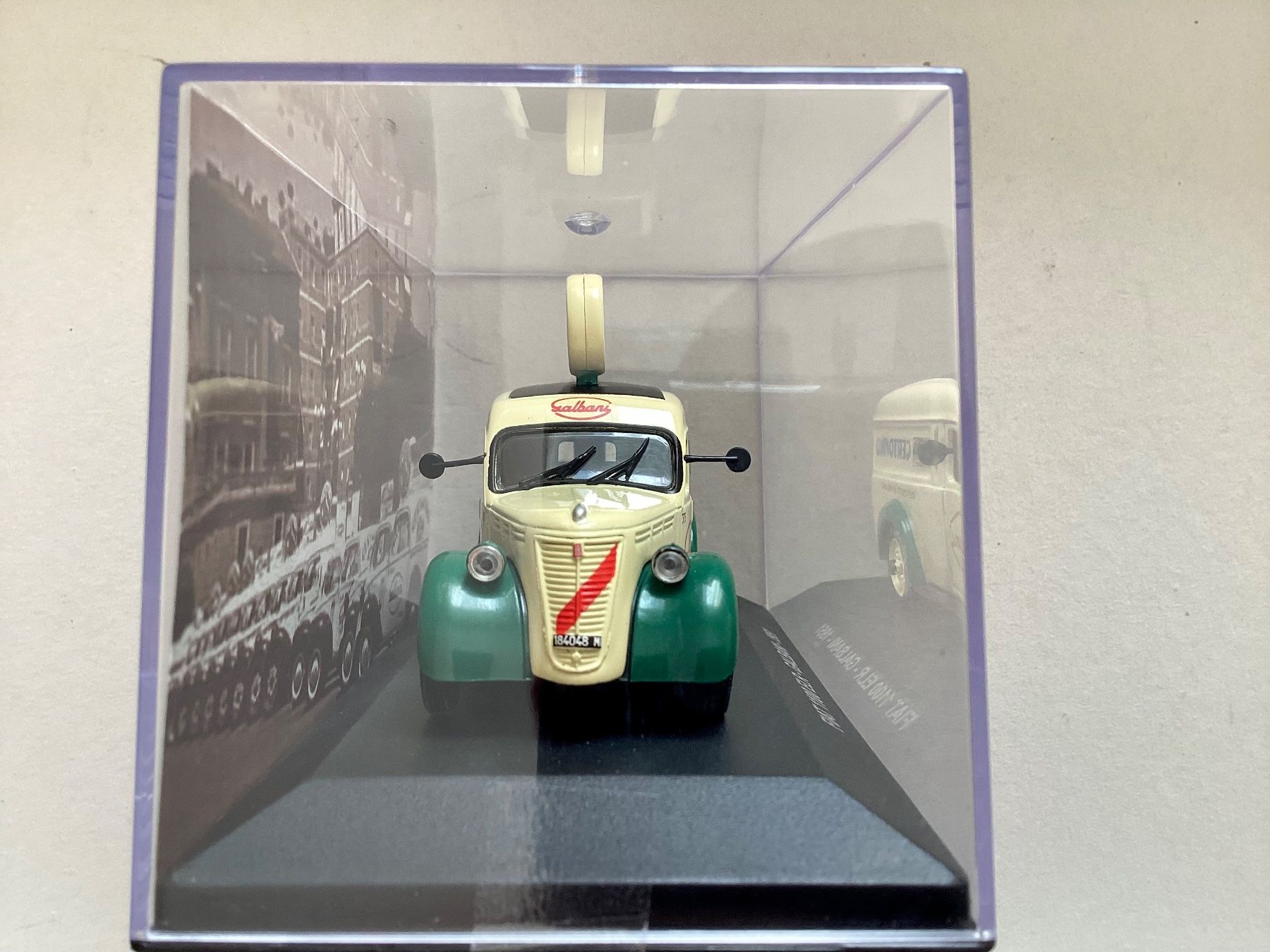 Fiat Voitures modèles: FIAT 1100 ELR - Galbani - 1951 – Neuf avec emballage d'origine à Vacallo par G1965 1