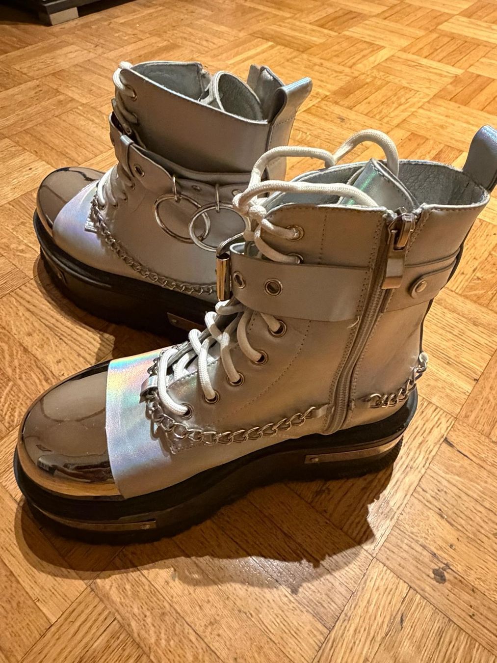 Bottes de soin: marque Koi – Neuf (Voir description) à Lausanne par bor_8hjp