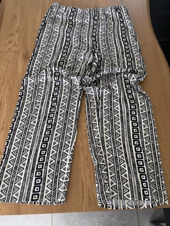 Bequeme Sommerhose mit Tribal-Muster Gr. 38/40 